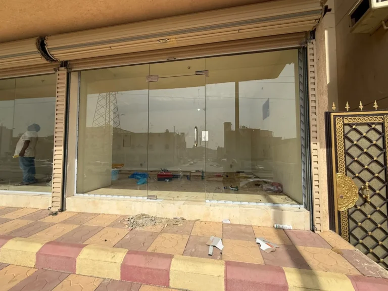 واجهة محل زجاج سيكوريت في مكة وجدة