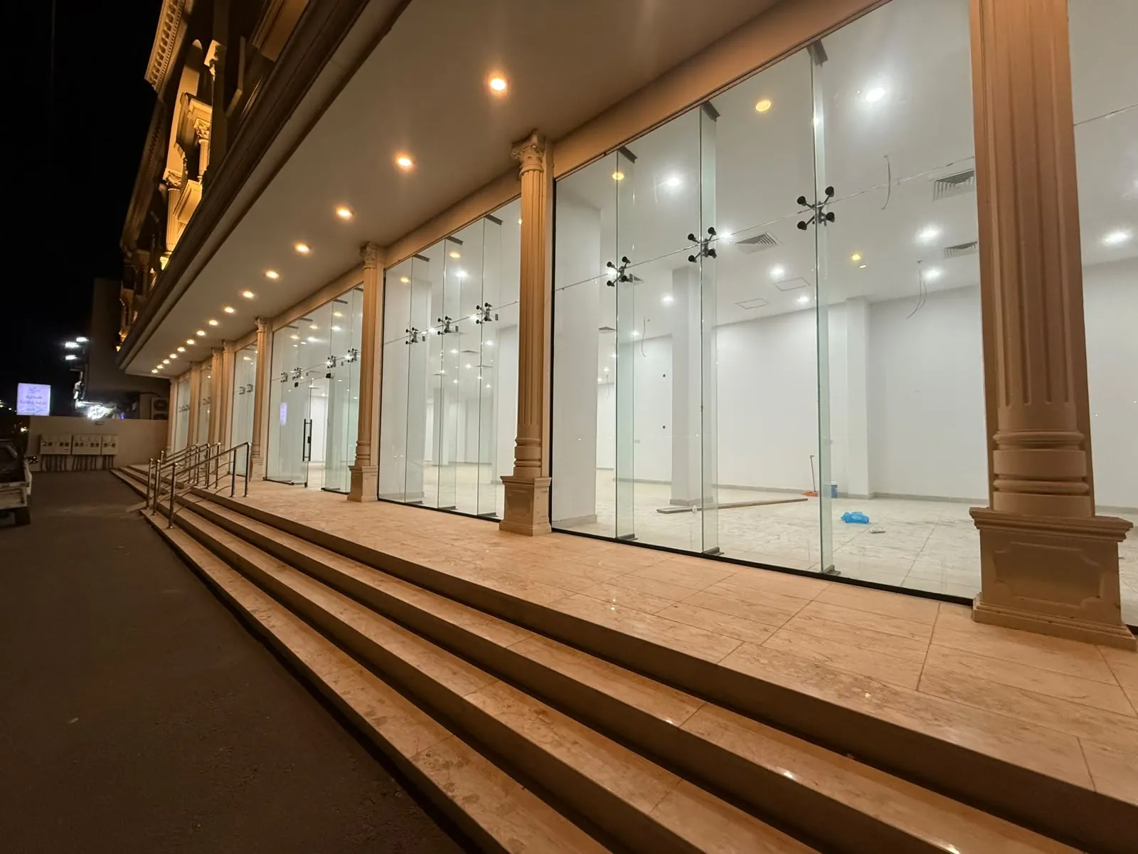 واجهة محل زجاج سيكوريت في مكة وجدة – أبو تميم