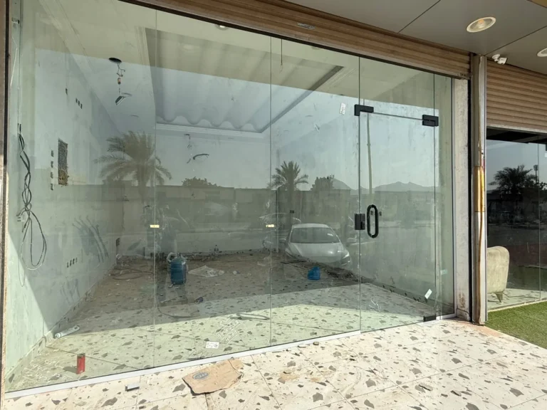 واجهة محل زجاج سيكوريت في مكة وجدة