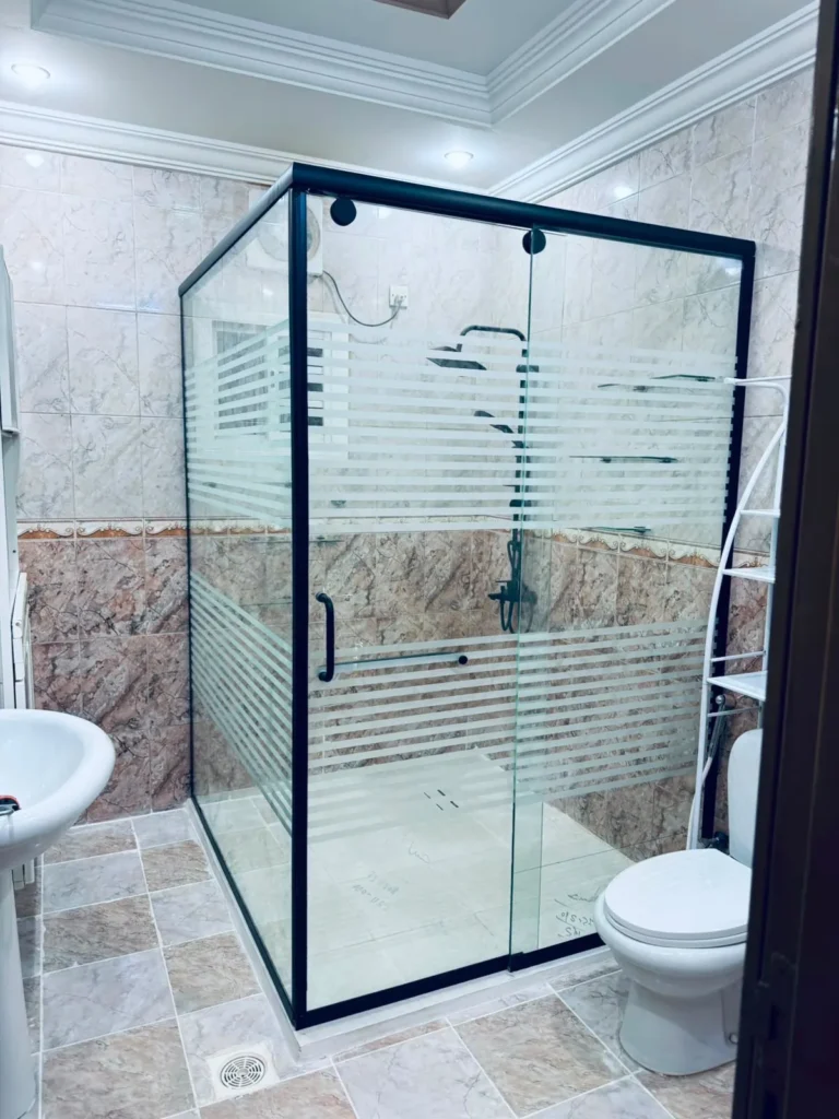 شاور زجاج سيكوريت بالمقاس