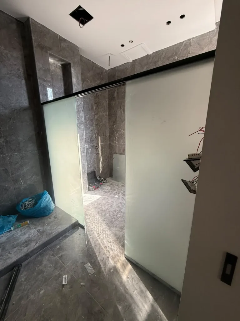 شاور زجاج سيكوريت بالمقاس